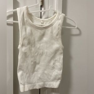ARITZIA SUNDAY BEST SINCHSEAMLESS CREW TANK CROPPED size XS white